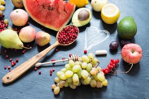concepto de comida saludable - frutas foto