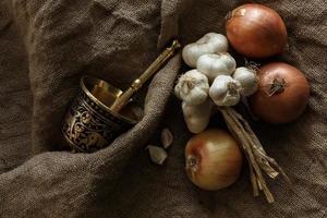 garlics and onions photo