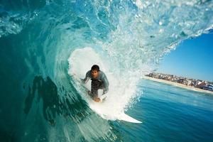 surfista en el barril foto