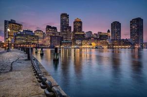 Bostons frente al mar y el puerto foto