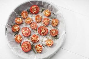 baking tray of tomatoes