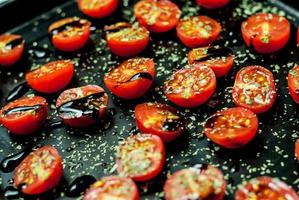 tomates cherry al horno foto