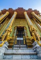 Phra Mondhop en Wat Phra Kaeo foto