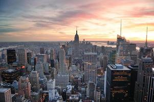 puesta de sol de la ciudad de nueva york