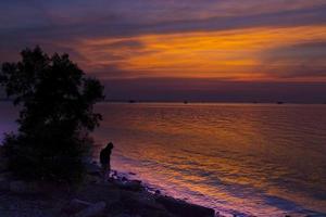 puesta de sol en tailandia foto