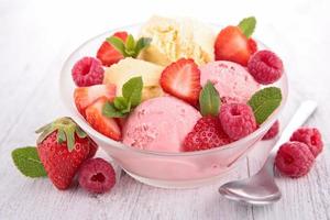 berry and vanilla ice cream photo