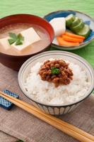 cocina japonesa, natto y arroz