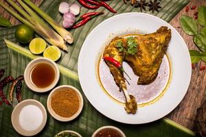 curry al vapor especias pollo a base de hierbas, estilo de comida del norte de Tailandia (s foto