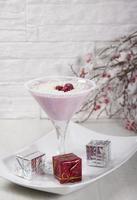 Smoothies with cranberries and white chocolate
