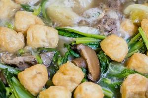 vegetales con sopa de tofu foto