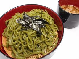 Powdered green tea udon