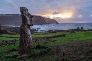 amanecer en la isla de pascua. Rapa Nui. isla de Pascua foto