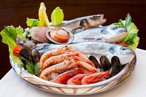 Appetizing seafood platter.
