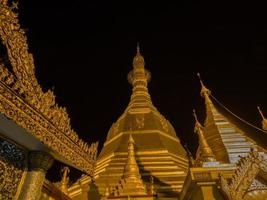 pagoda sule, yangon, myanmar de noche