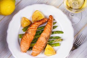 Broiled Salmon and Asparagus photo