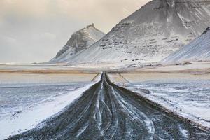 carretera de invierno de islandia foto