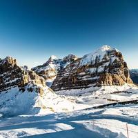 Dolomiti italiano listo para la temporada de esquí foto
