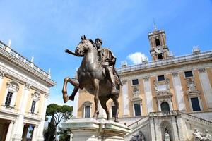 estatua marco aurelio en roma, italia