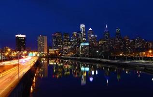 Vista nocturna del centro de Filadelfia