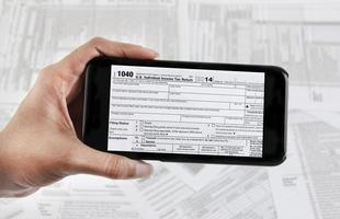 archivo electrónico de impuestos con dispositivo móvil