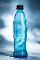 botella de agua foto