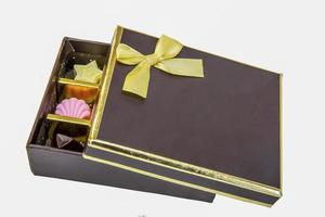 caja de regalo de chocolate foto