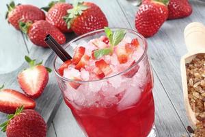 strawberry cocktail photo