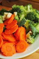 Fresh vegetables - Broccoli Broccoli - Carrots.