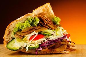 Pita - grilled meat and vegetables