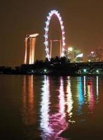 horizonte de la noche de singapur foto