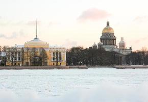 Isaacs cathedral and Admiralty at Saint-Petersburg