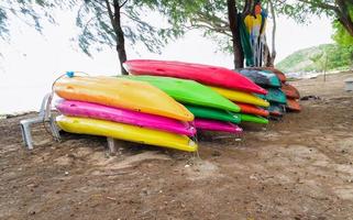 kayaks de colores foto