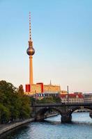 paisaje urbano de Berlín temprano en la mañana foto