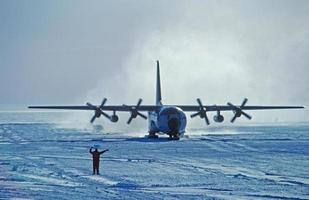 ski-equipped C-130