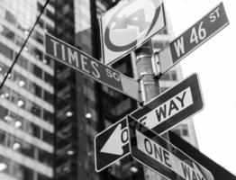 Times Square Signs & W 46 St Nueva York foto