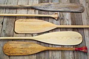 remos de canoa de madera