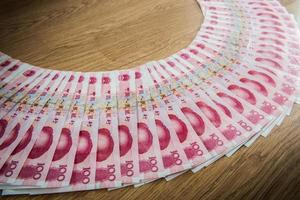 100 yuanes, dinero chino foto