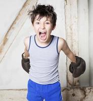 niño como boxeador