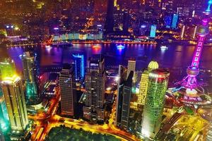 vista nocturna de rascacielos, edificio de la ciudad de pudong, shanghai, china