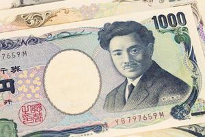 primer plano de billetes de yen dinero japonés foto