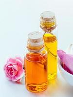 aceite esencial de spa - ingredientes naturales de spa para aroma y aroma foto