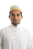 hombre del Medio Oriente con traje cultural foto