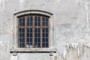 ventana de vidrio viejo
