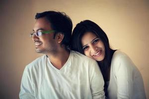 momento feliz de la nueva pareja india foto