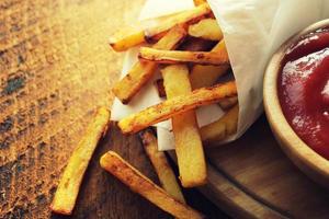 Potato fries with sauce