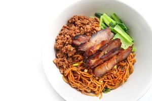 Chinese style tossed noodles