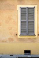 ventana de jerago palacios varese italia el ladrillo de hormigón