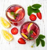 bebida de fresa de verano foto