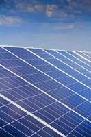 panel solar producción de energía economía verde foto