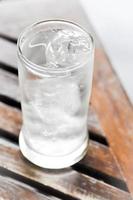agua potable y hielo foto